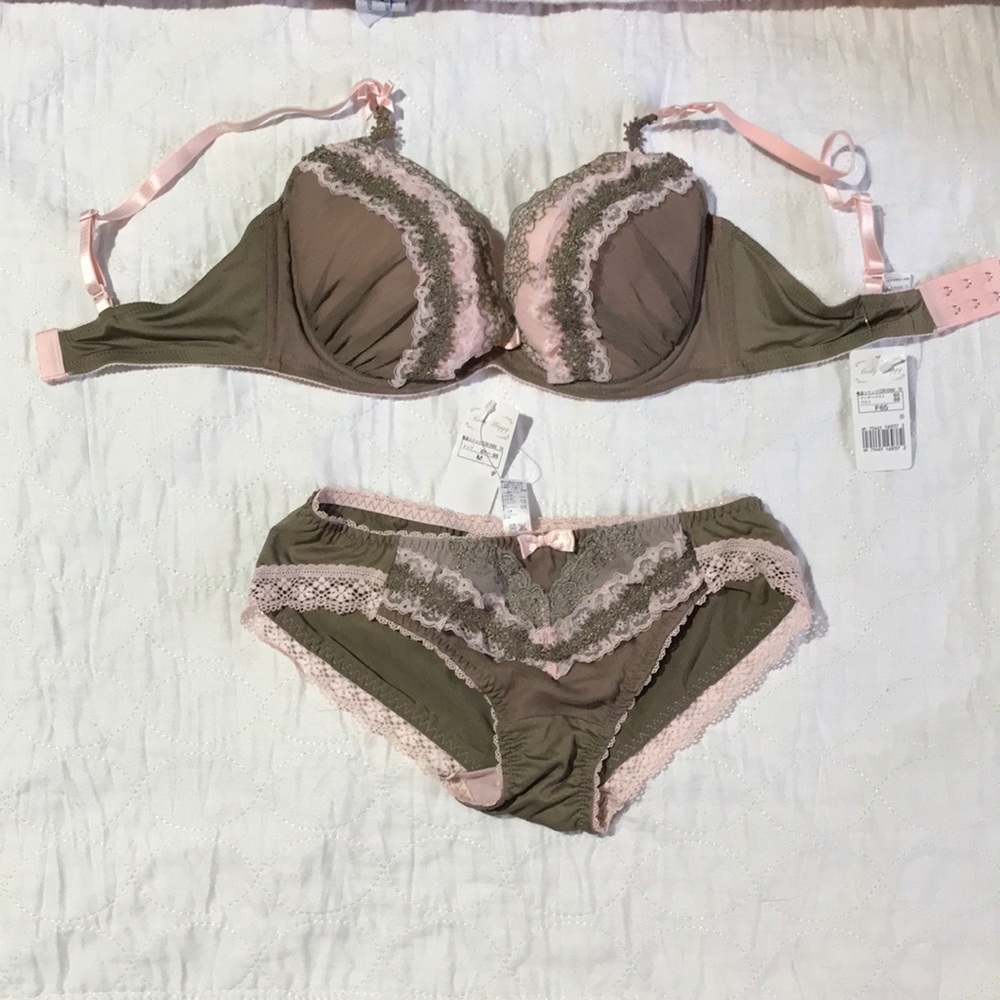 Japanese bra underwear set from Body Happy